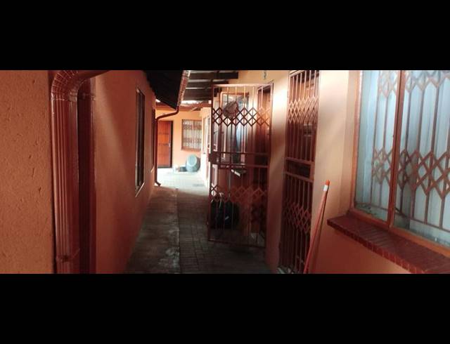 12 BEDROOM HOUSE FOR SALE IN SOSHANGUVE GG